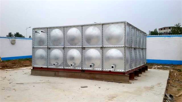 鄭州市管城回族區席村鍍鋅鋼板水箱安裝例證